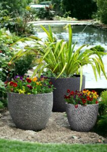 meerdere grote ronde plantenbakken | sanday 