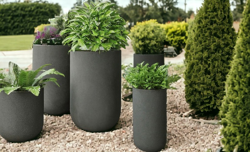 sfeervolle tuinafscheiding plantenbakken