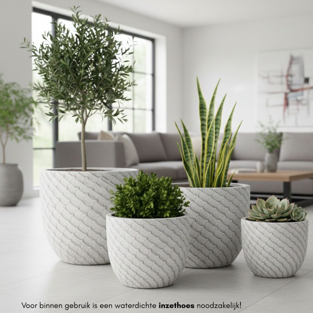 MA'AM Pottery Mira -witte buiten bloempot met relief structuur - sfeerbeeld binnen